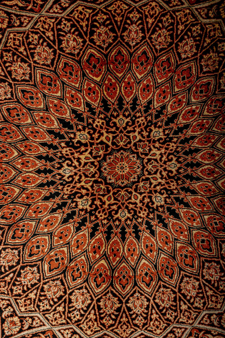 LAYA Signed Qum Silk 154x104cm