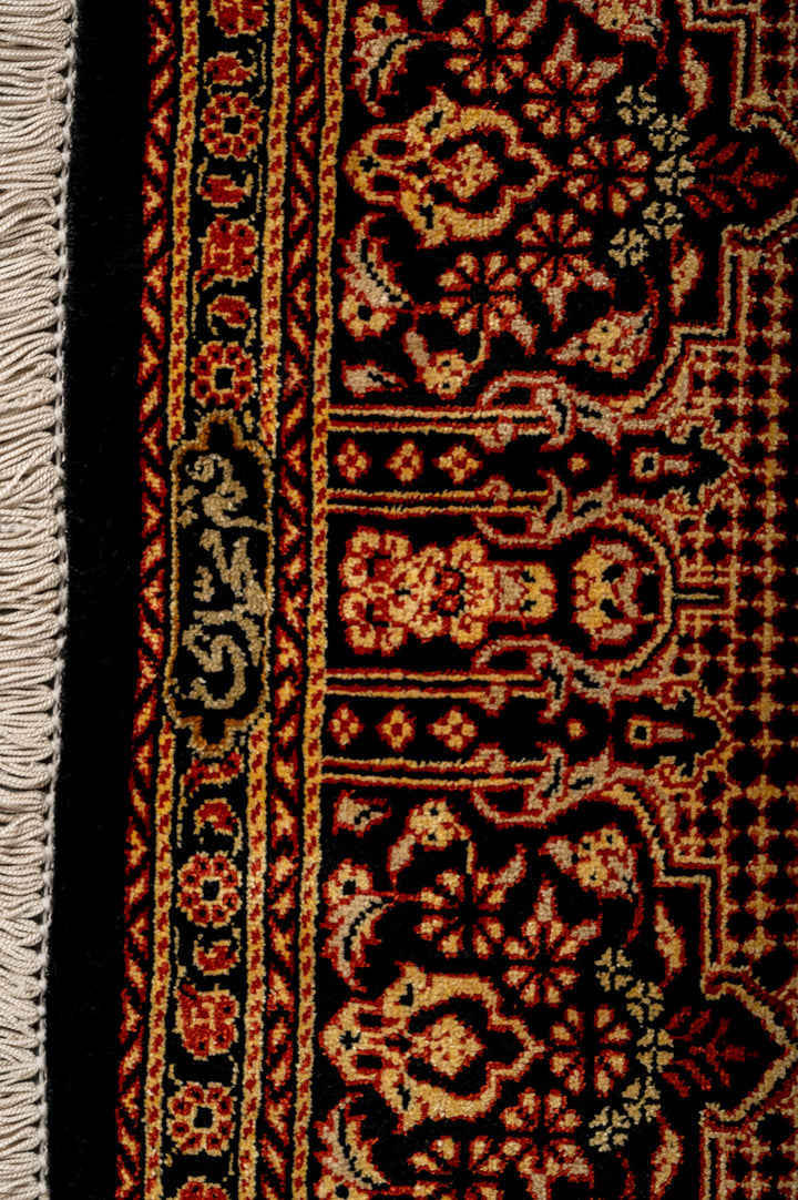 LAYA Signed Qum Silk 154x104cm