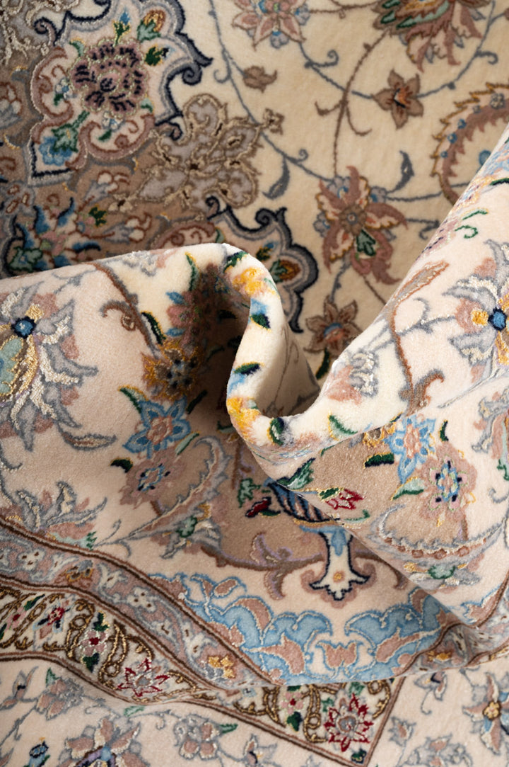 SUZY Signed Isfahan 252x207cm