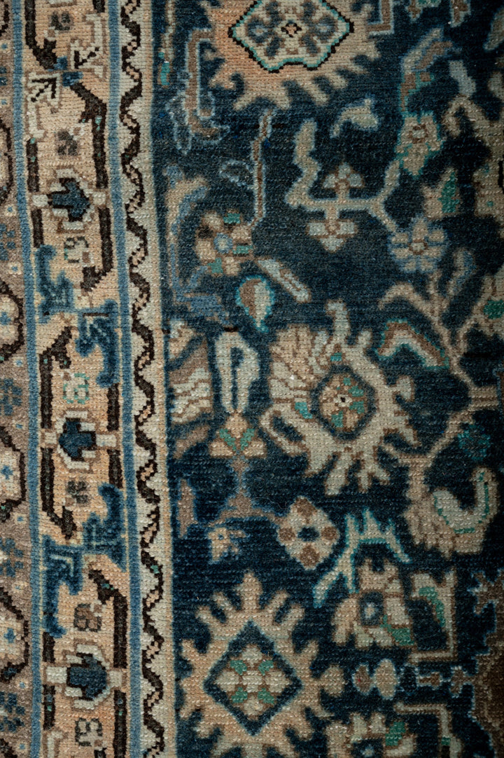 BANSI 1 Vintage Distressed Sarouk 415x105cm