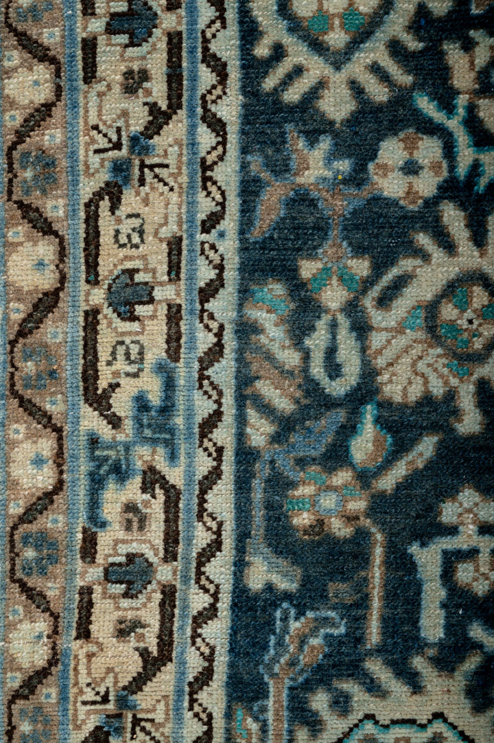 BANSI 2 Vintage Distressed Sarouk 399x108cm