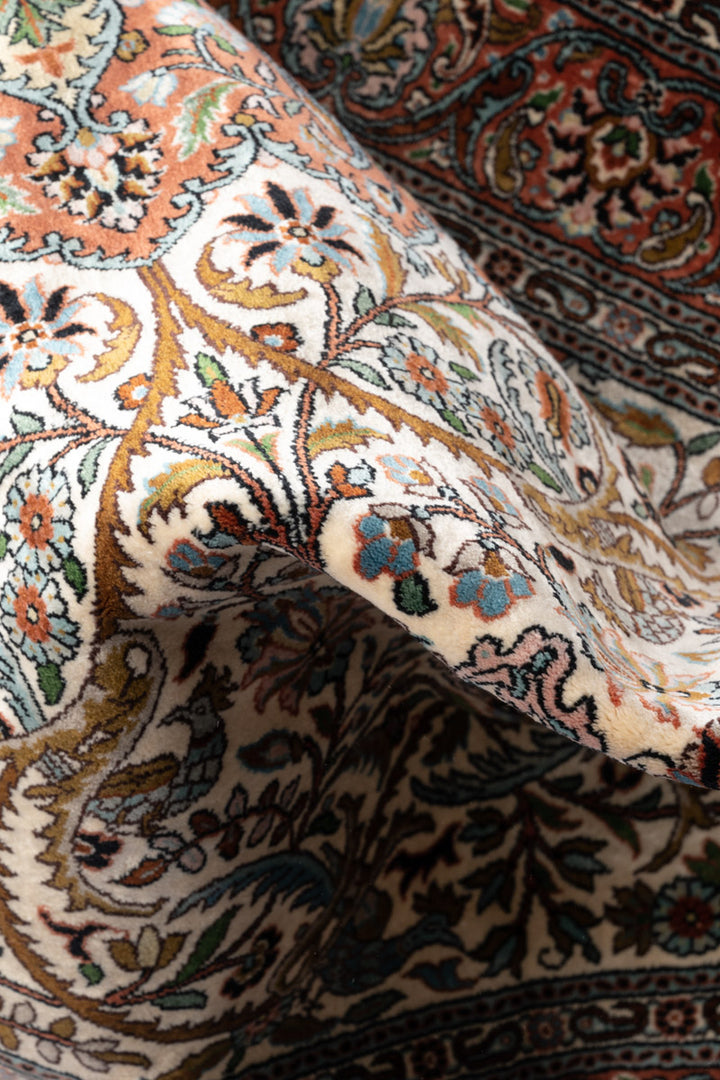 LUCIA Luxury Kashmir Silk 89x61cm