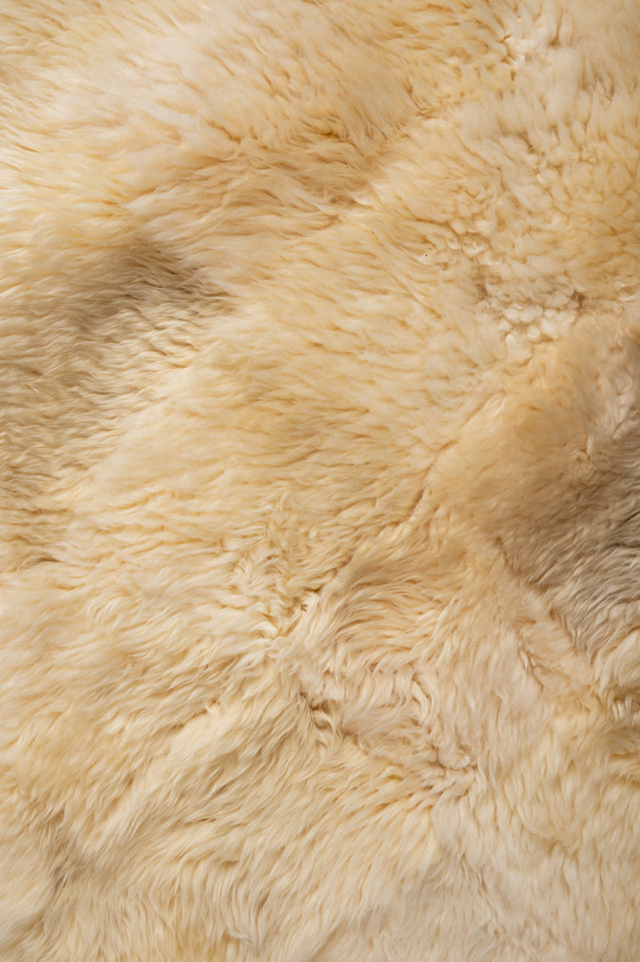 NILA Natural Sheepskin 150x90cm