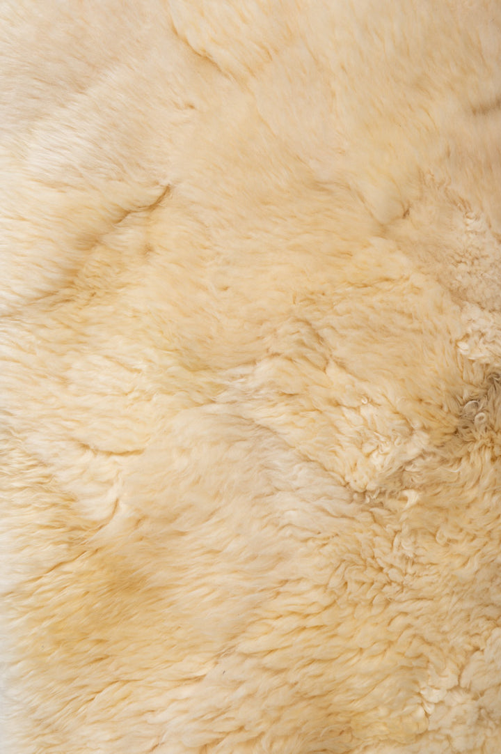 NILA Natural Sheepskin 150x90cm