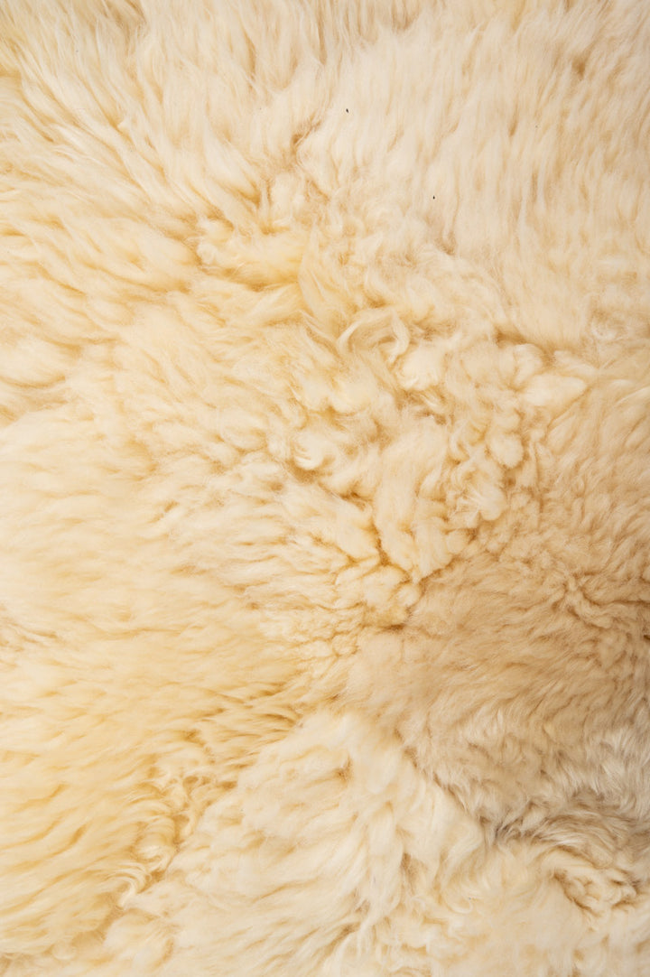 NILA Natural Sheepskin 150x90cm