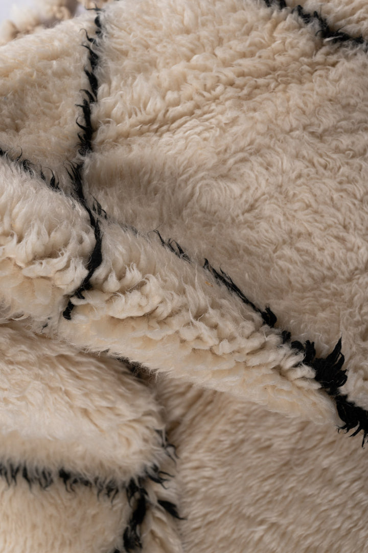 LAKYN Moroccan Berber Beni Ourain 169x112cm