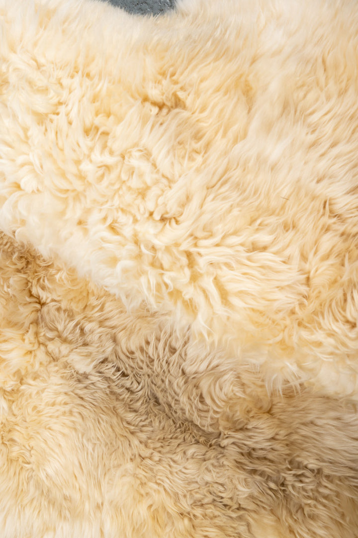 MONA Natural Sheepskin 150x90cm