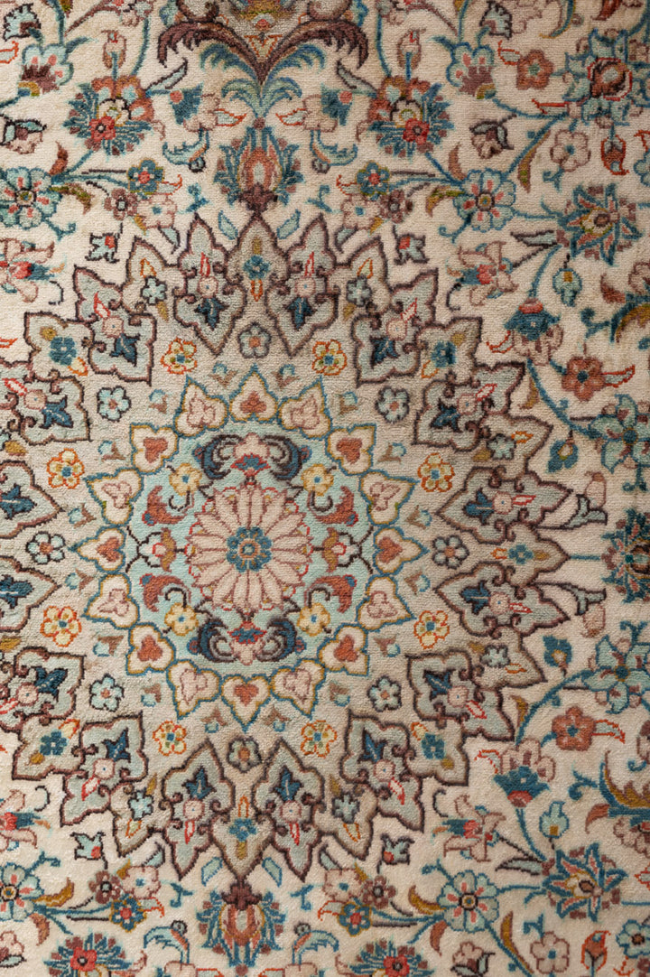KAY Signed Qum Silk 141x97cm