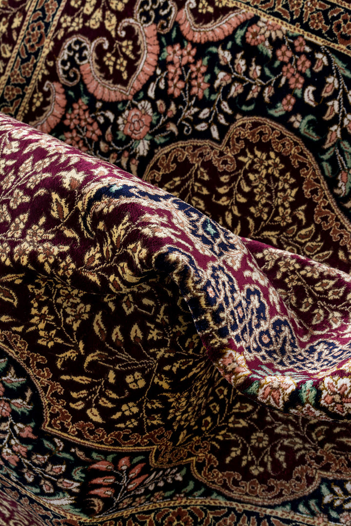 DAHLIA Signed Qum Silk 144x97cm
