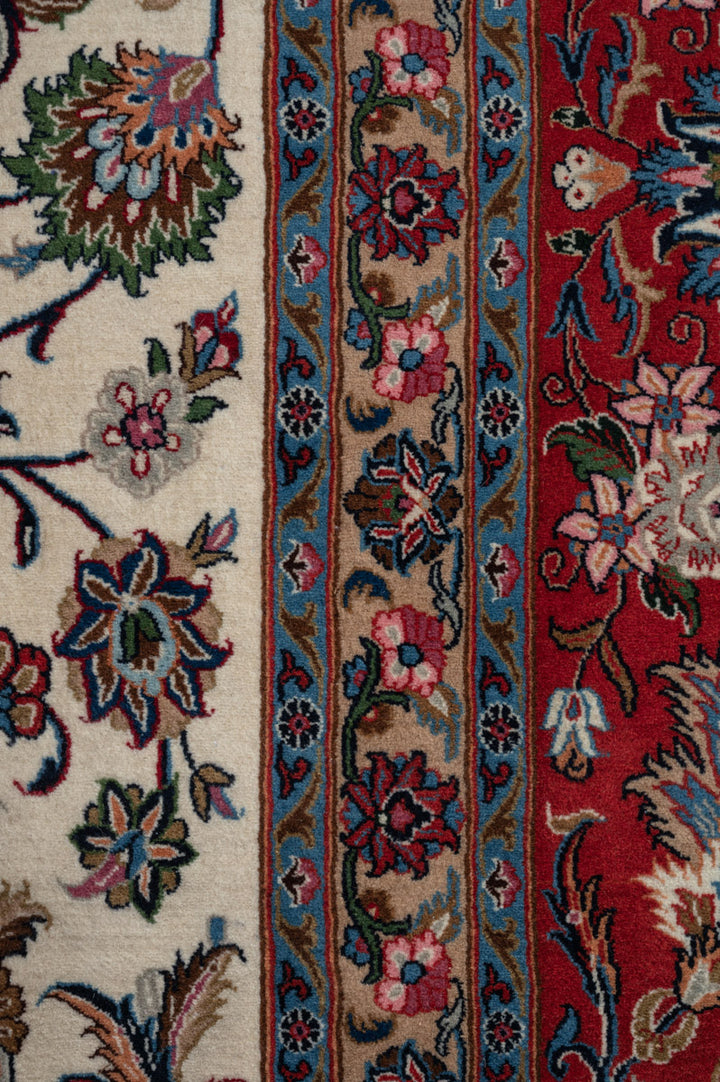 AVERY Mashad Sherkat 415x397cm