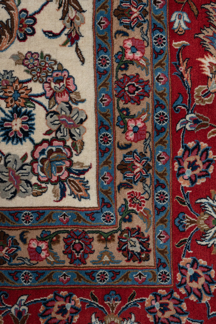AVERY Mashad Sherkat 415x397cm