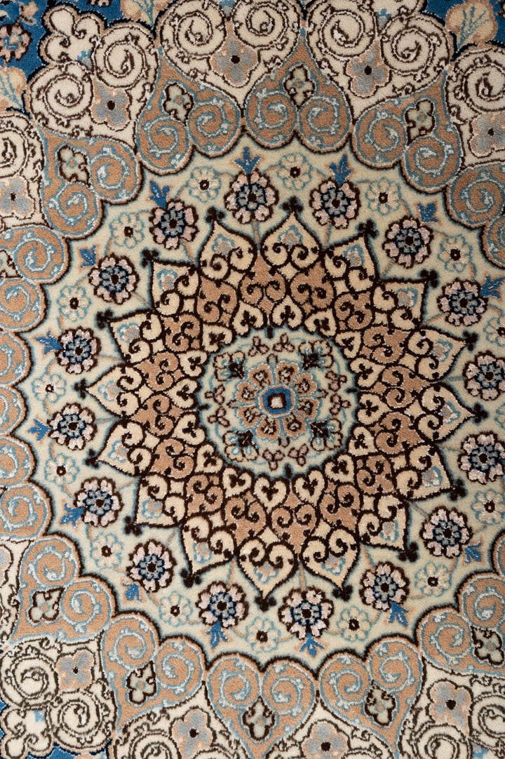 LUKA Signed Nain 6La 316x209cm