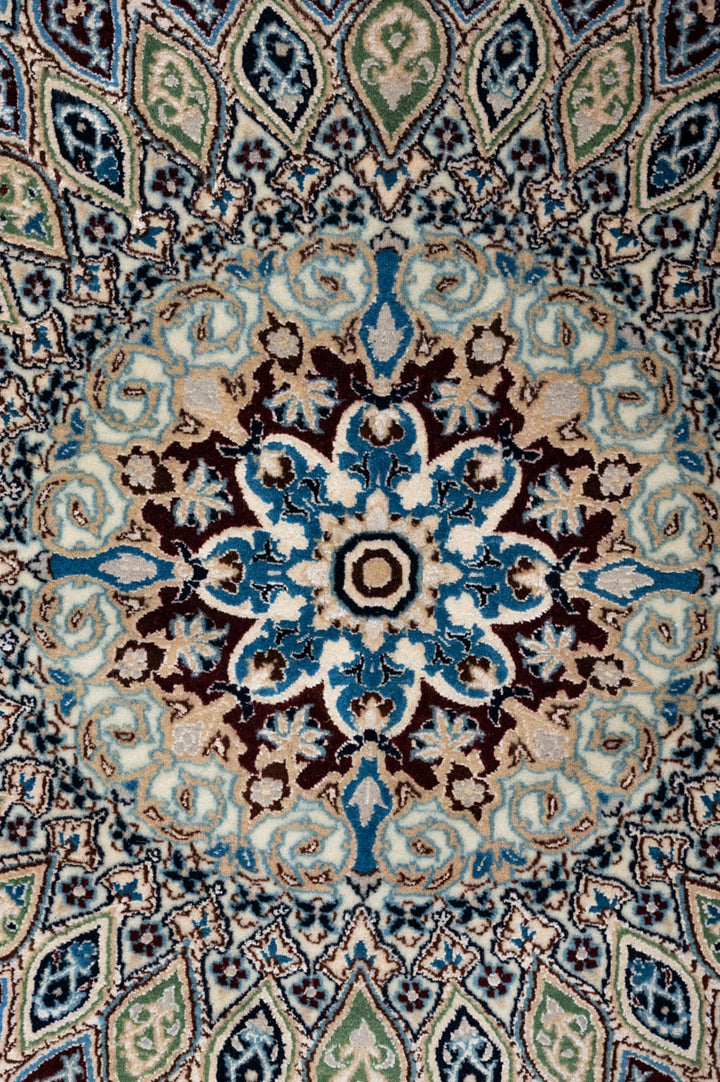 QUINN Signed Nain 6La 309x211cm