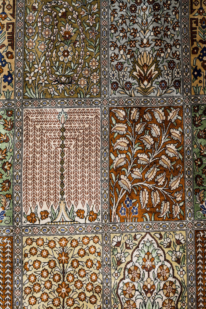 PARADISE Signed Qum Silk 242x154cm