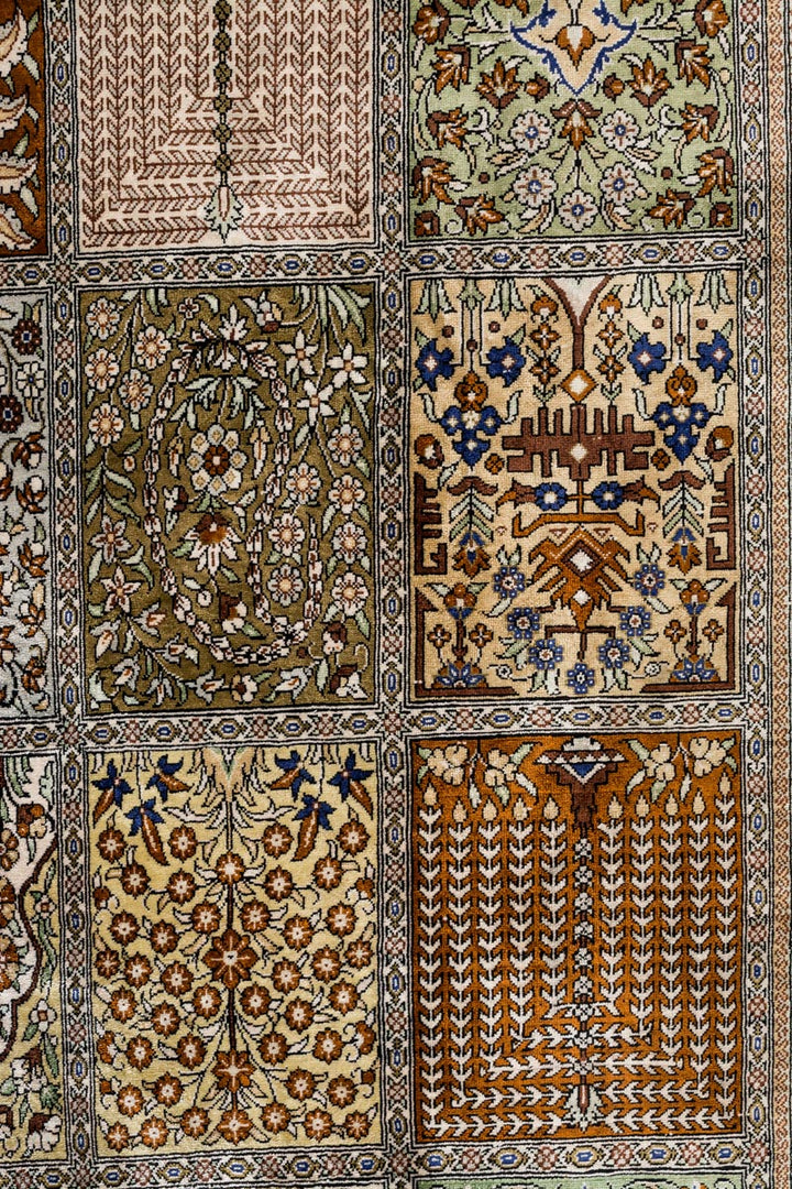 PARADISE Signed Qum Silk 242x154cm