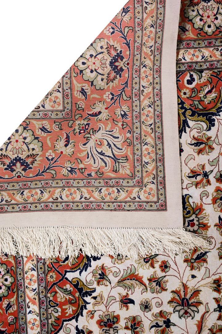 QUEENS Signed Qum Silk 297x195cm