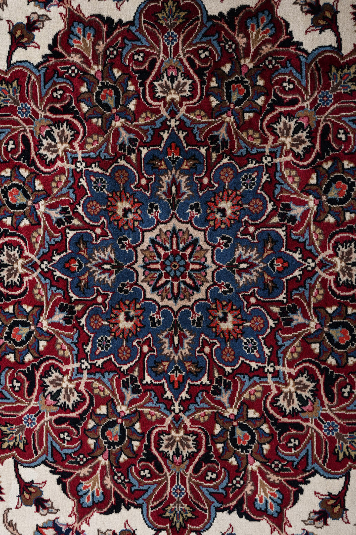 DREW Mashad Astan Ghods 392x244cm