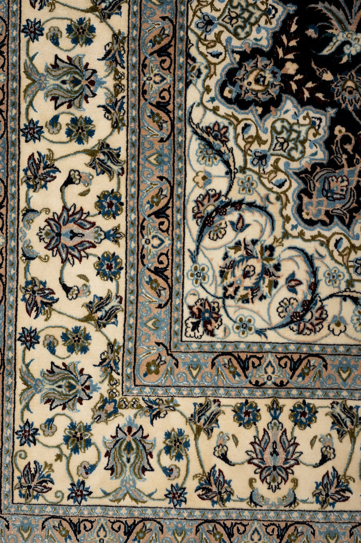 KAVI Signed Nain 6La 270x173cm