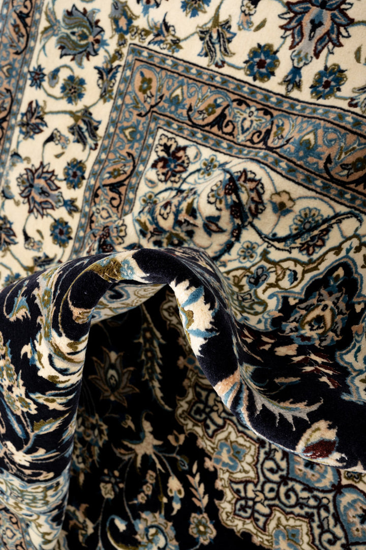 KAVI Signed Nain 6La 270x173cm