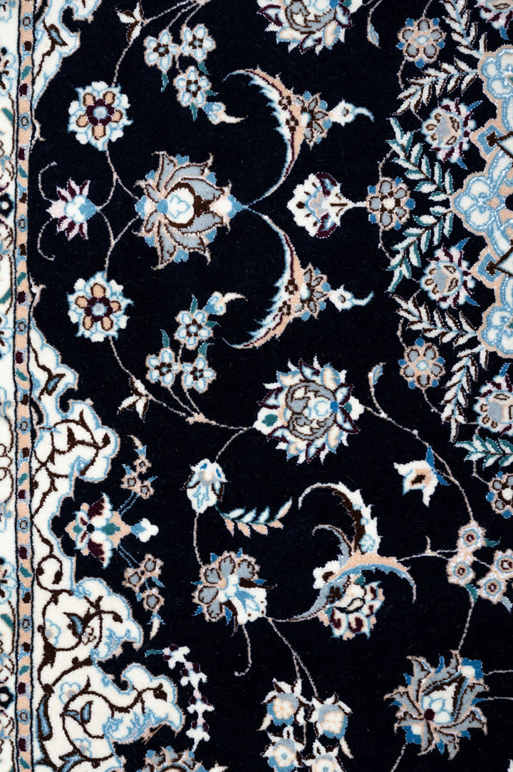 IZZIE Signed Nain 6La 257x202cm