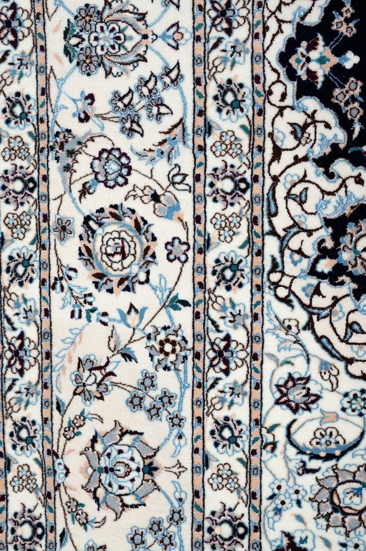 IZZIE Signed Nain 6La 257x202cm