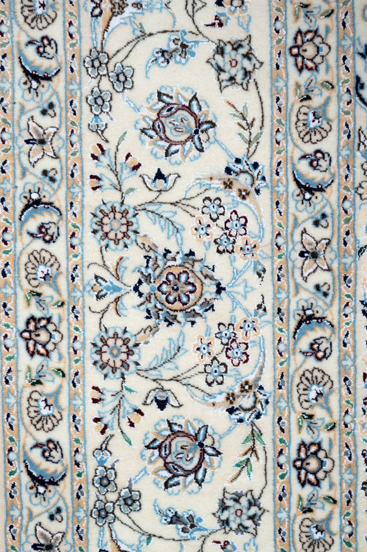 HARLO Signed Nain 6La 272x214cm