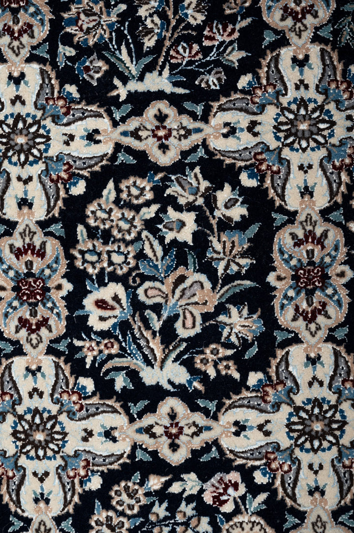 IZZA Signed Nain 6La 224x171cm