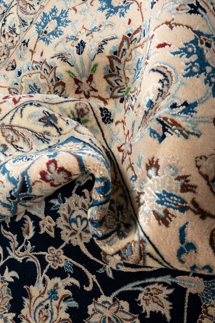 YAFA Signed Nain 9La 505x321cm