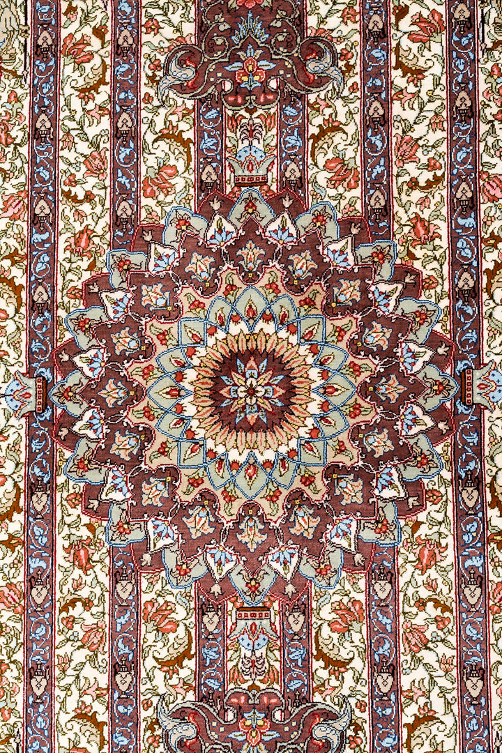 ALICE Signed Qum Silk 150x100cm