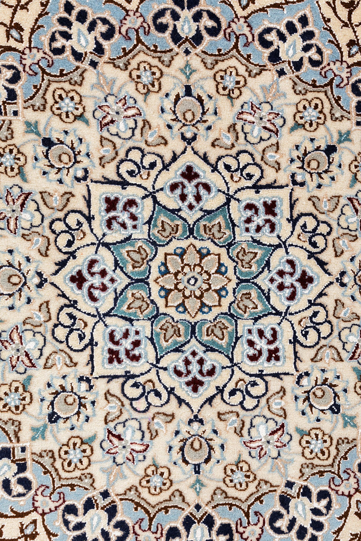 AZURE Signed Nain 6La 295x252cm