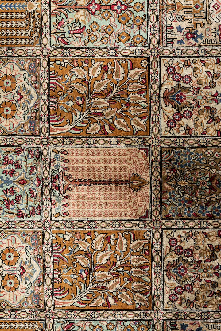 MACHA Persian Qum Silk 197x190cm