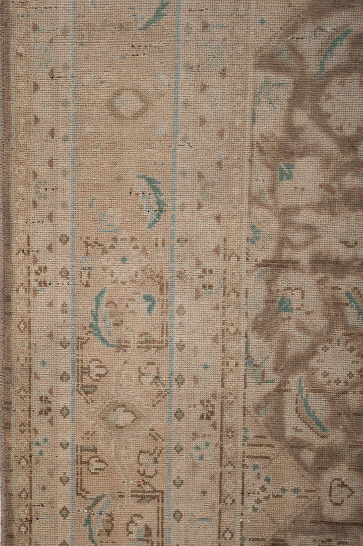 LAKYN Vintage Distressed  Mahal 343x250