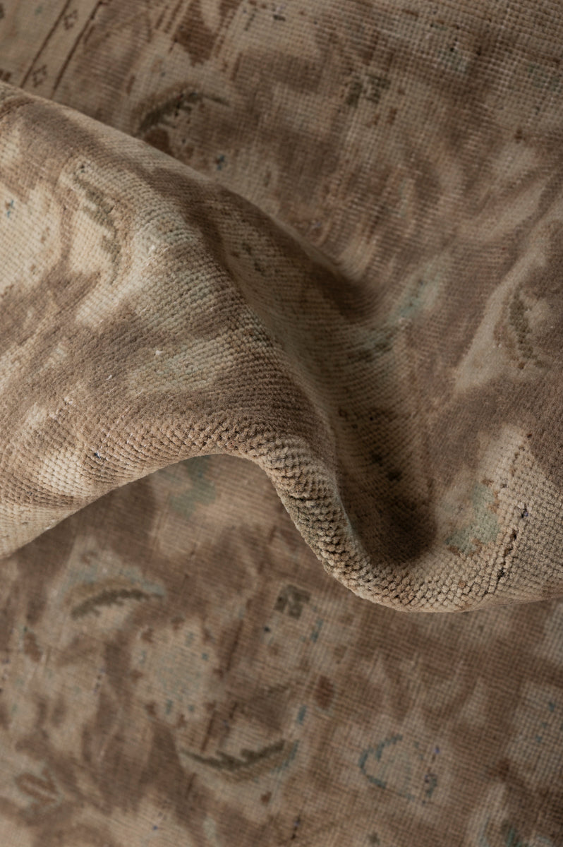 LAKYN Vintage Distressed  Mahal 343x250