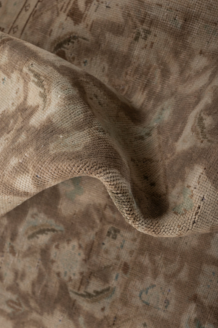 LAKYN Vintage Distressed  Mahal 343x250