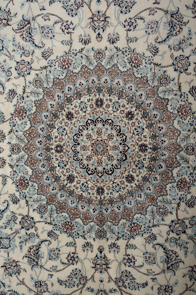 NMI Nain 6La 246x245cm