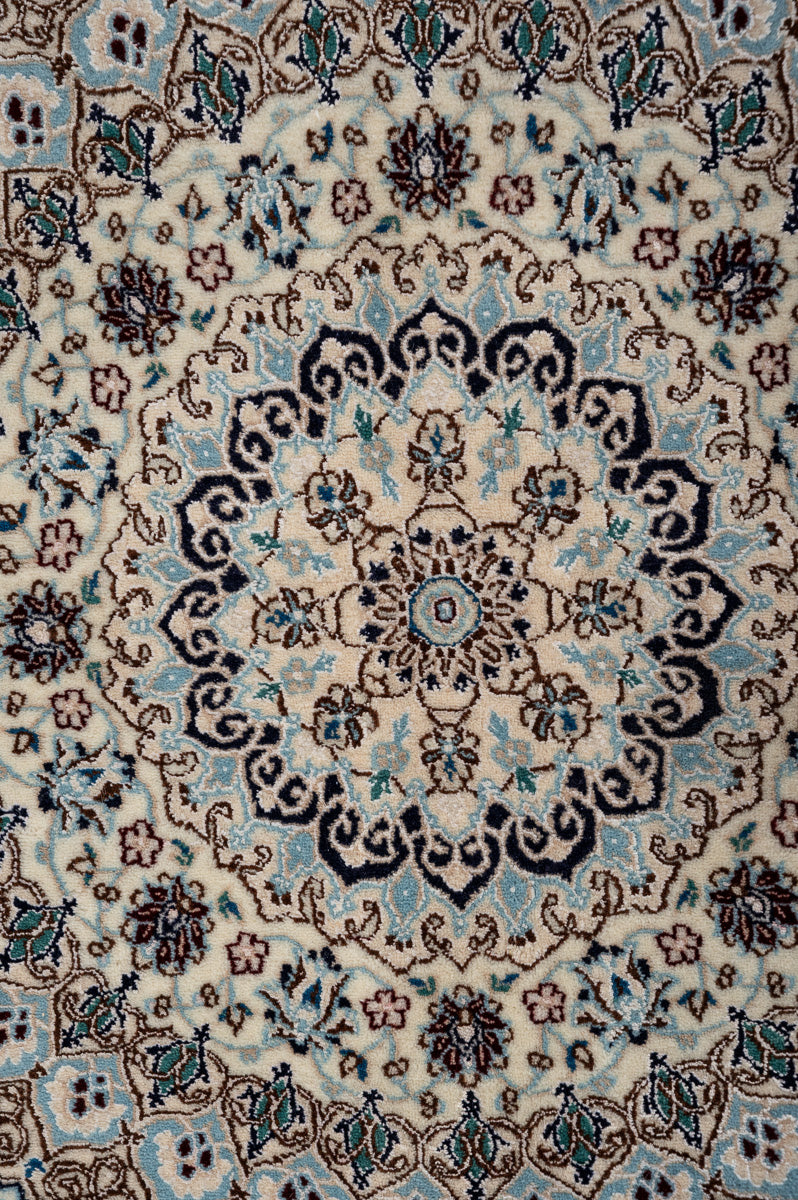 NMI Nain 6La 246x245cm