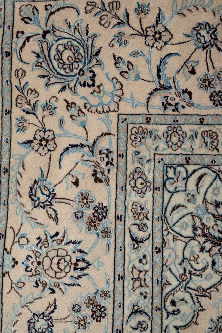 NMI Nain 6La 246x245cm