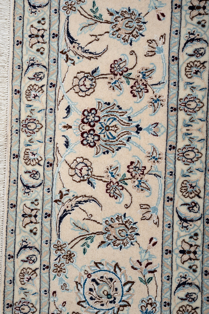 NMI Nain 6La 246x245cm