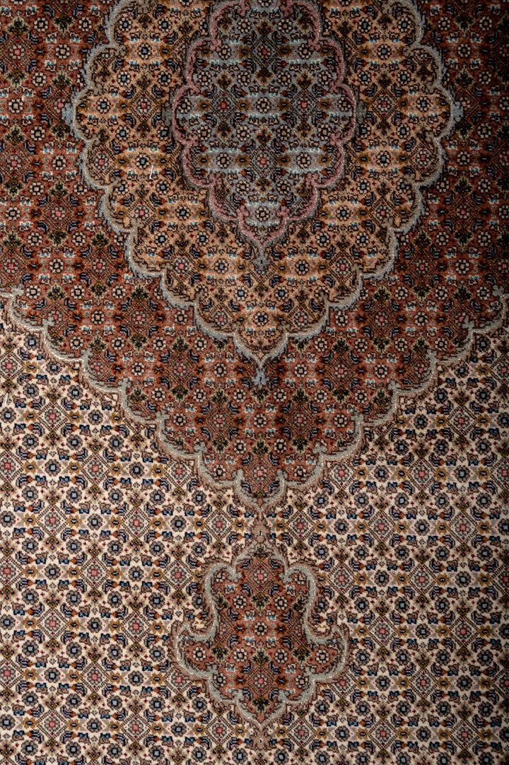 IVY Persian Tabriz 243x197cm