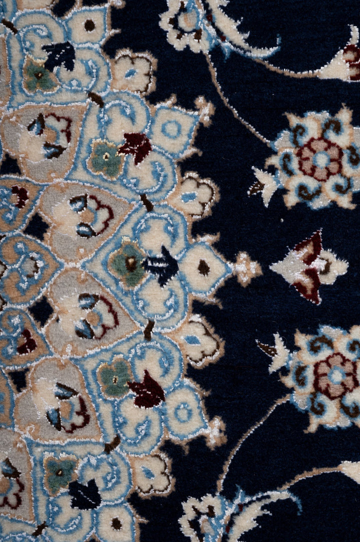 GARI Signed Nain 6La 206x201cm