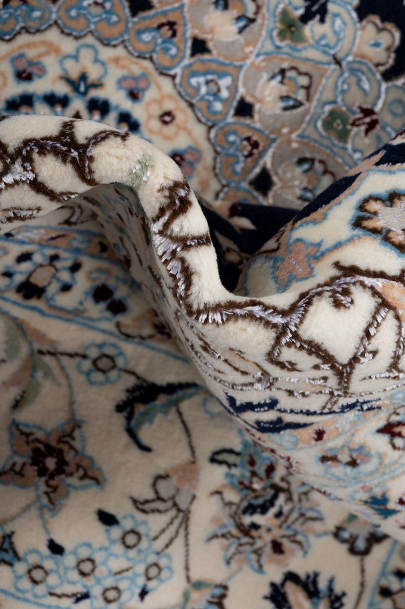 GARI Signed Nain 6La 206x201cm