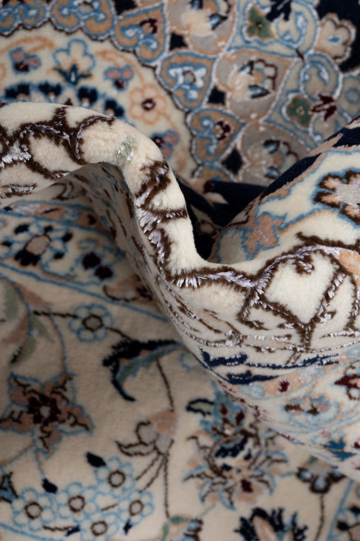 GARI Signed Nain 6La 206x201cm