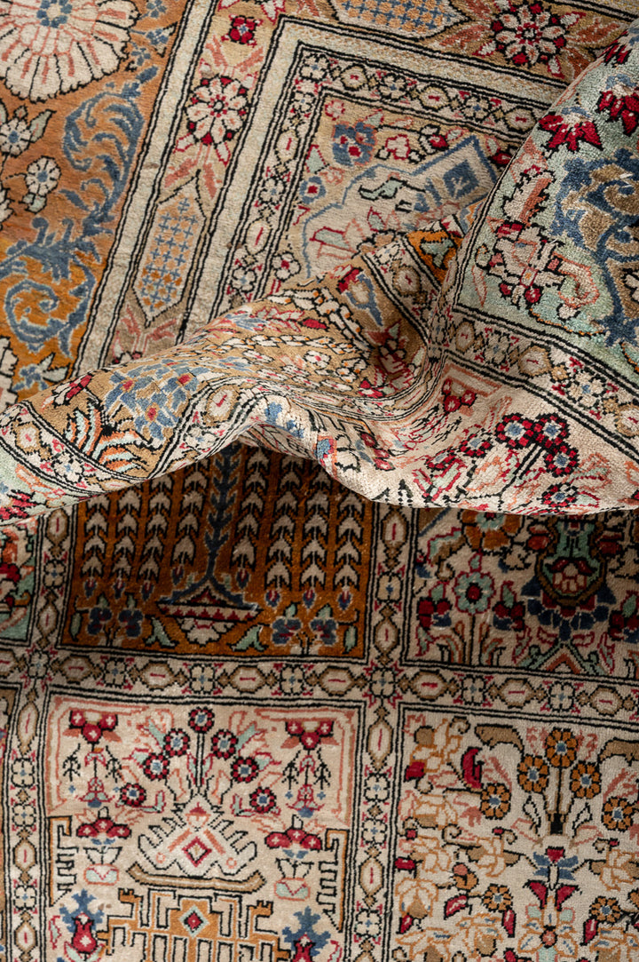 CUJO Signed Qum Silk 197x190cm