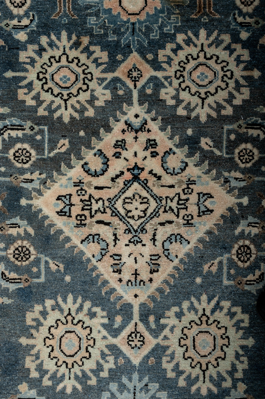 MADA Vintage Distressed  Persian Mahal 438x95cm