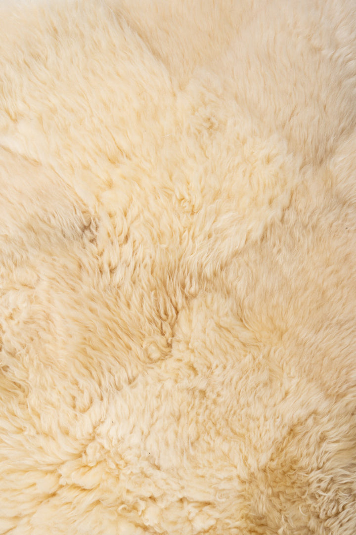 NILA Natural Sheepskin 150x90cm