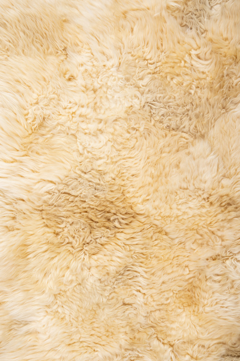 MONA Natural Sheepskin 150x90cm