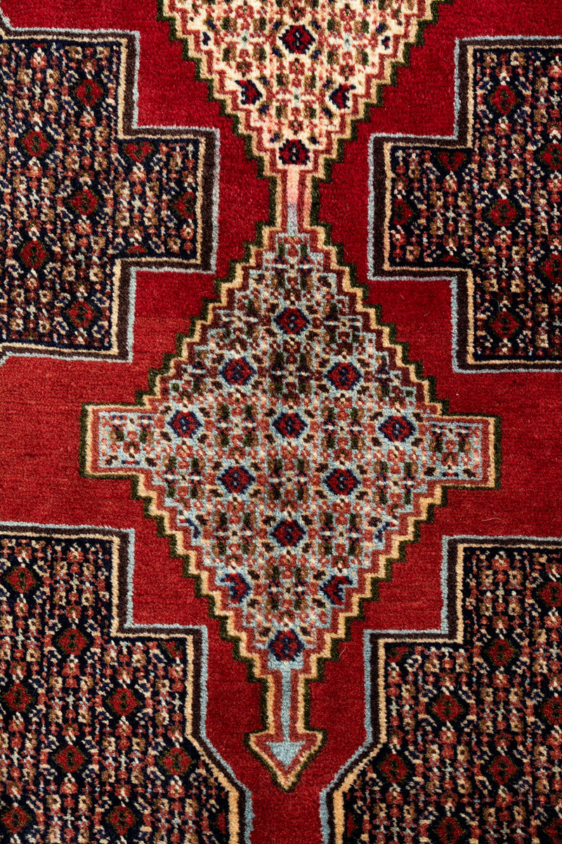 LOLI Persian Senneh 128x74cm